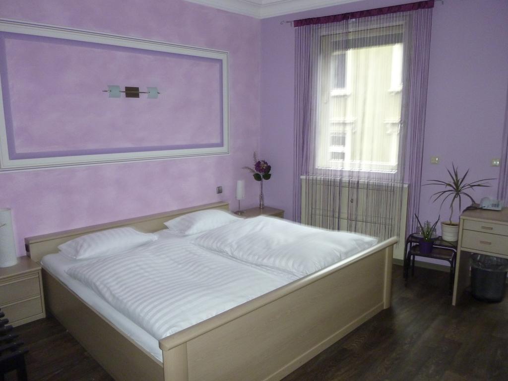Achathotel Zum Schwan Idar-Oberstein Δωμάτιο φωτογραφία