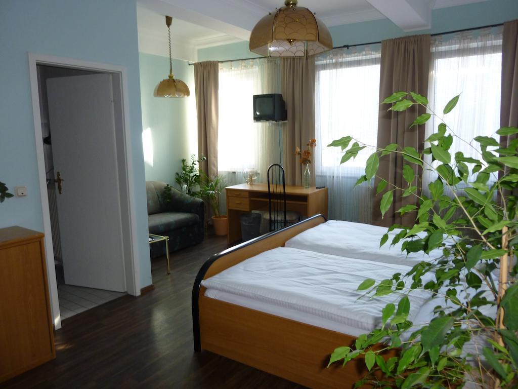 Achathotel Zum Schwan Idar-Oberstein Δωμάτιο φωτογραφία